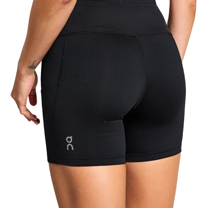 ON SHORT TIGHTS